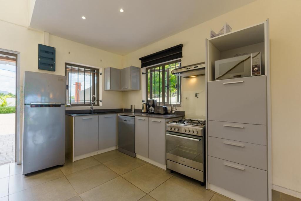 Stella Marris Beachfront Villa Pointe aux Sable Экстерьер фото