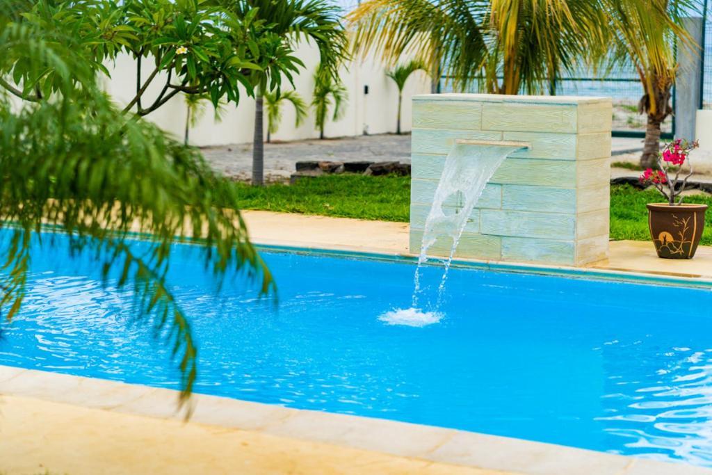 Stella Marris Beachfront Villa Pointe aux Sable Экстерьер фото