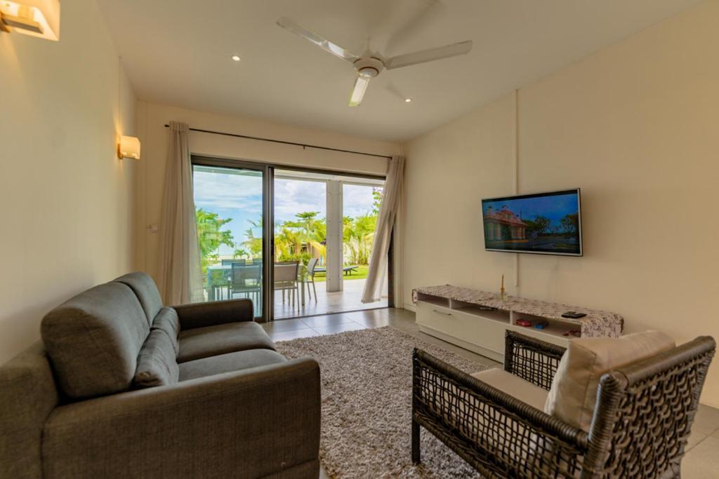 Stella Marris Beachfront Villa Pointe aux Sable Экстерьер фото