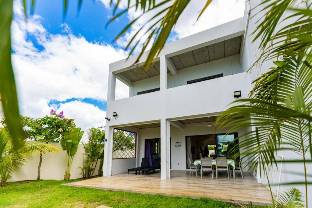 Stella Marris Beachfront Villa Pointe aux Sable Экстерьер фото