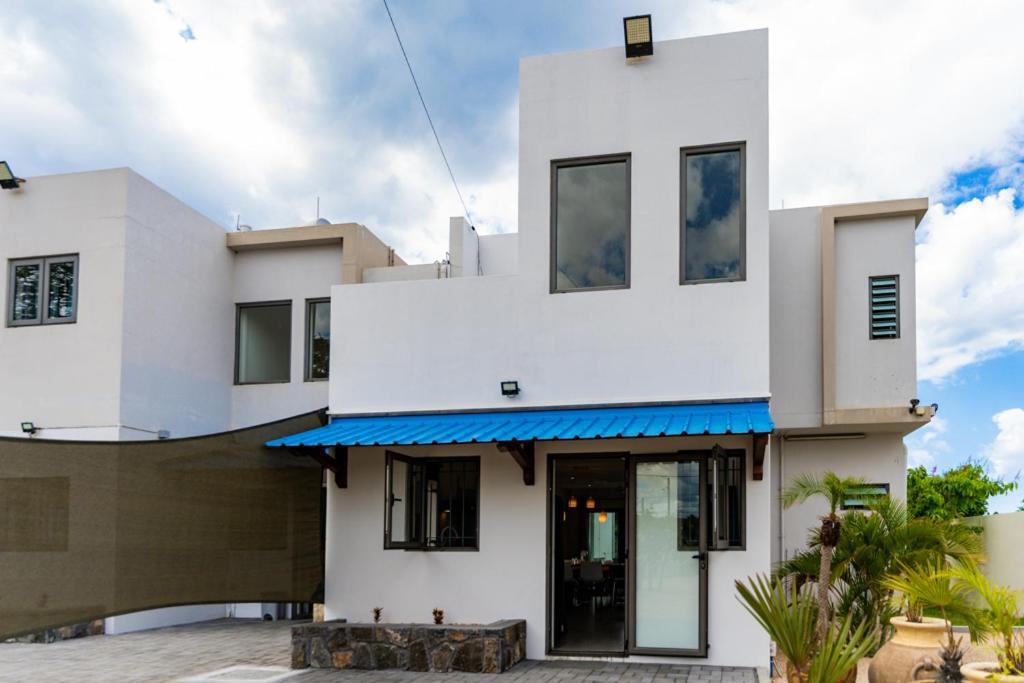 Stella Marris Beachfront Villa Pointe aux Sable Экстерьер фото